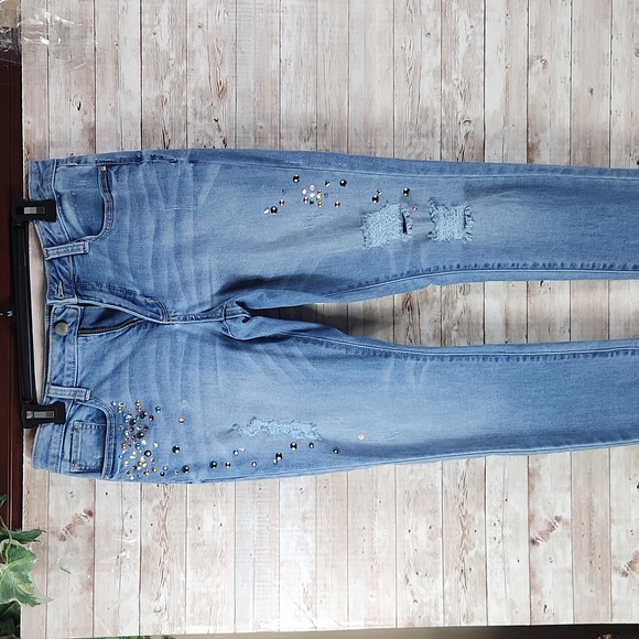 a.n.a Jeans, Women's Size 10 Skinny beaded Mid Rise light wash, distressed - Picture 3 of 12